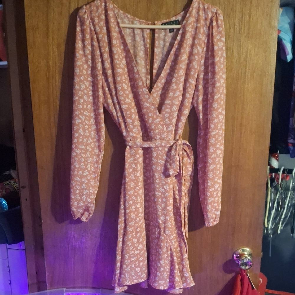 Trixxi Long Sleeve Floral Wrap Dress in Peach